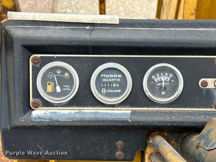 image for item NK9224 Caterpillar V225 forklift