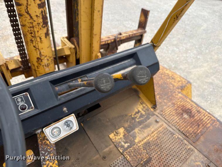 image for item NK9224 Caterpillar V225 forklift