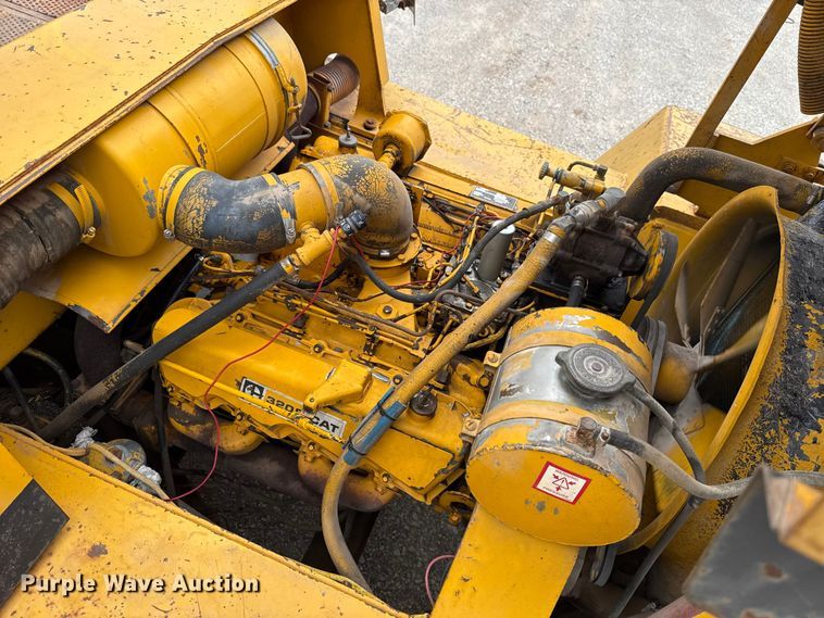 image for item NK9224 Caterpillar V225 forklift