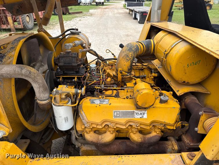 image for item NK9224 Caterpillar V225 forklift