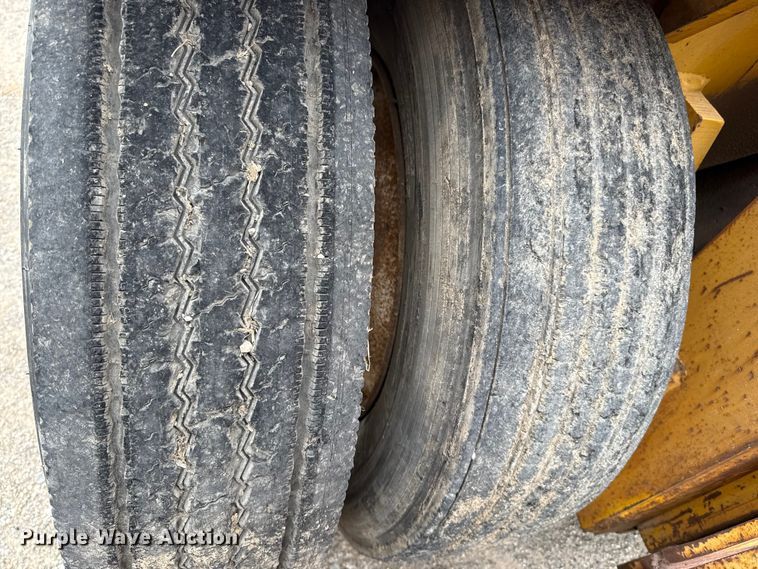 image for item NK9224 Caterpillar V225 forklift