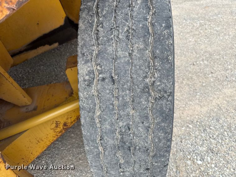 image for item NK9224 Caterpillar V225 forklift