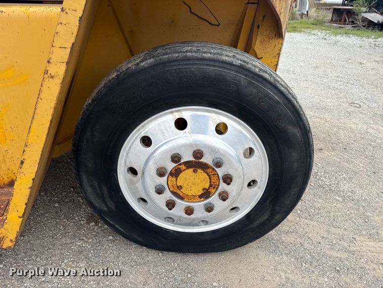 image for item NK9224 Caterpillar V225 forklift