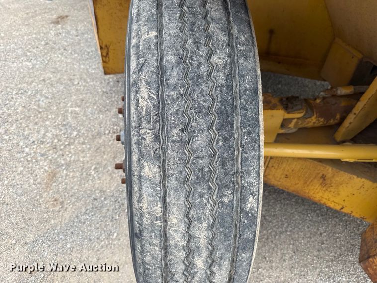 image for item NK9224 Caterpillar V225 forklift