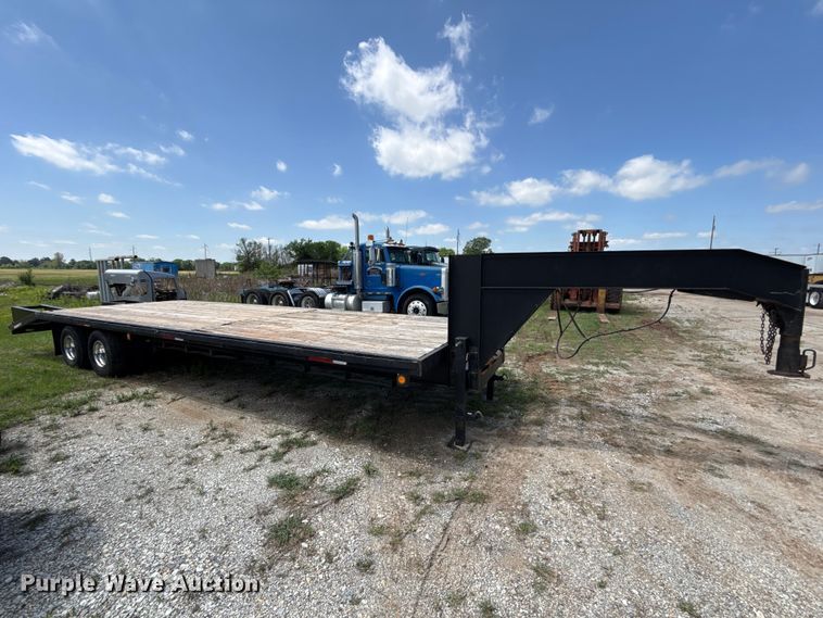 image for item NK9226 1995 National Trailer Mfg. equipment trailer