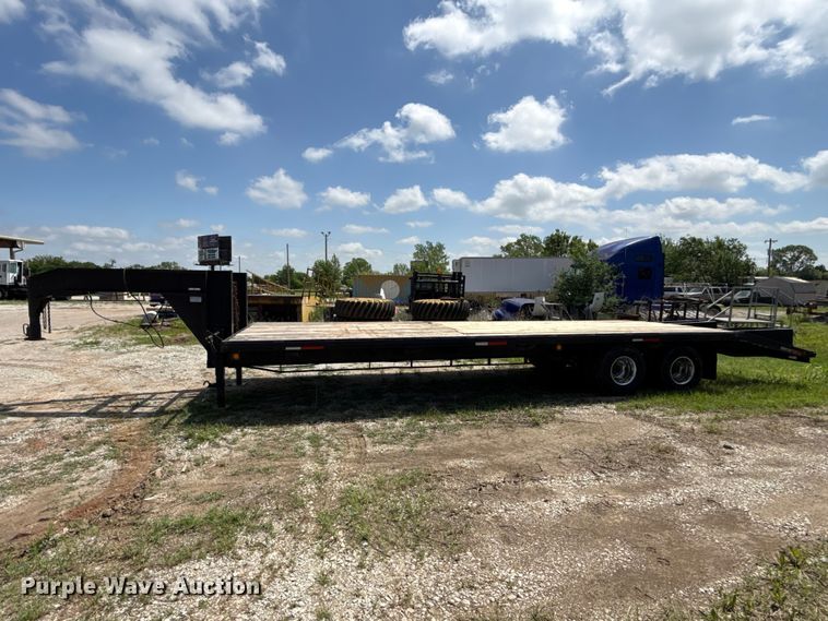 image for item NK9226 1995 National Trailer Mfg. equipment trailer
