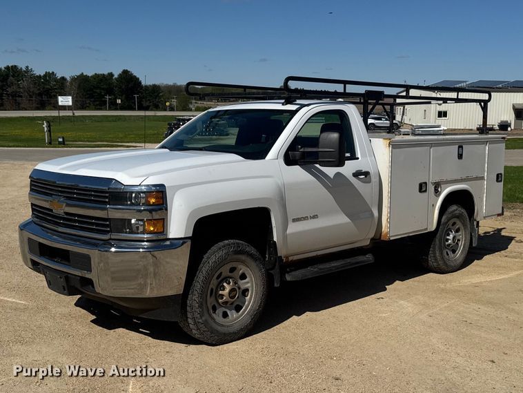 image for item OE9553 2017 Chevrolet Silverado 3500HD utility bed pickup truck