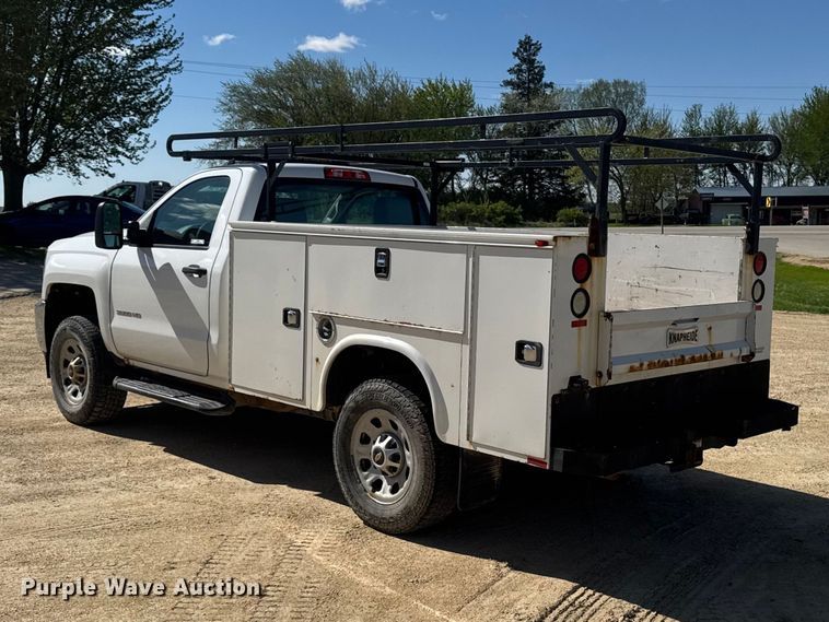 image for item OE9553 2017 Chevrolet Silverado 3500HD utility bed pickup truck