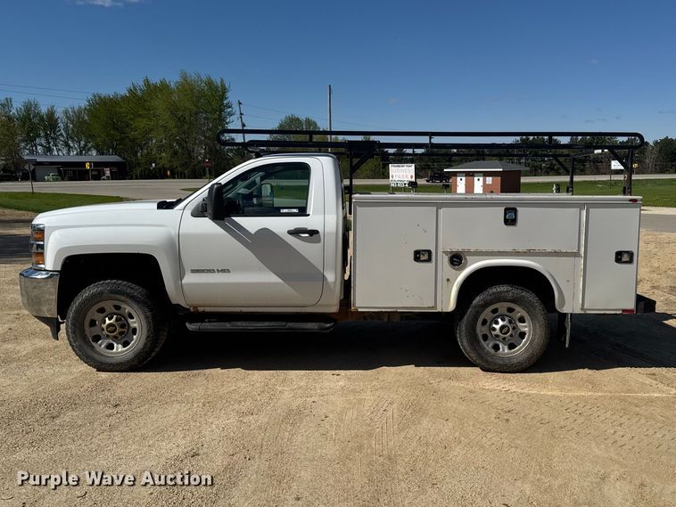 image for item OE9553 2017 Chevrolet Silverado 3500HD utility bed pickup truck