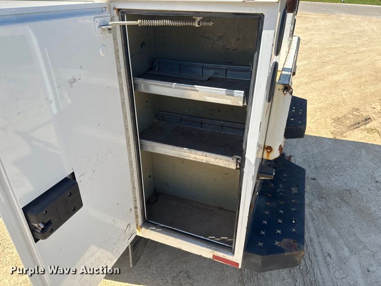 image for item OE9553 2017 Chevrolet Silverado 3500HD utility bed pickup truck