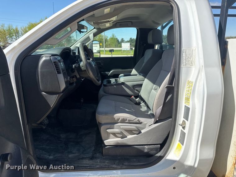 image for item OE9553 2017 Chevrolet Silverado 3500HD utility bed pickup truck