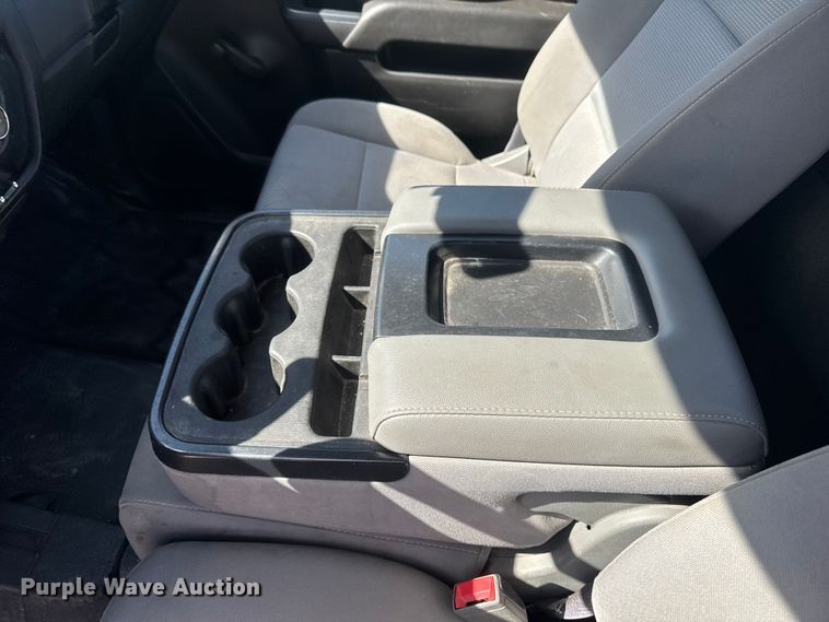 image for item OE9553 2017 Chevrolet Silverado 3500HD utility bed pickup truck