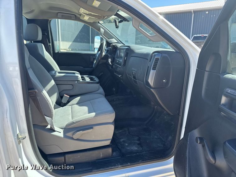 image for item OE9553 2017 Chevrolet Silverado 3500HD utility bed pickup truck