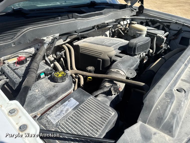 image for item OE9553 2017 Chevrolet Silverado 3500HD utility bed pickup truck