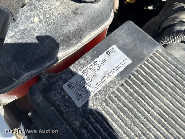 image for item OE9553 2017 Chevrolet Silverado 3500HD utility bed pickup truck