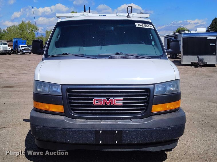 image for item YA2114 2018 GMC Savana G2500 van