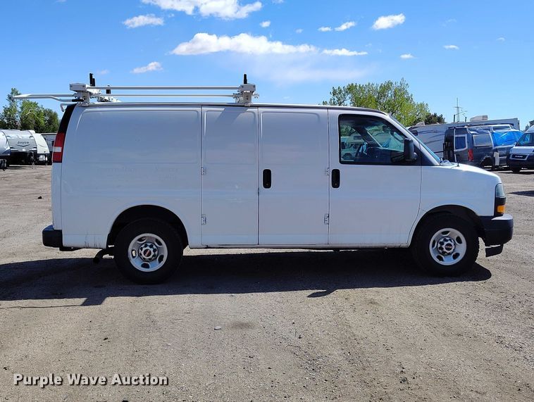image for item YA2114 2018 GMC Savana G2500 van