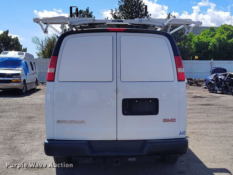 image for item YA2114 2018 GMC Savana G2500 van