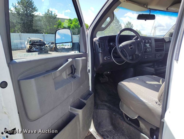 image for item YA2114 2018 GMC Savana G2500 van