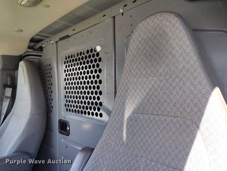 image for item YA2114 2018 GMC Savana G2500 van