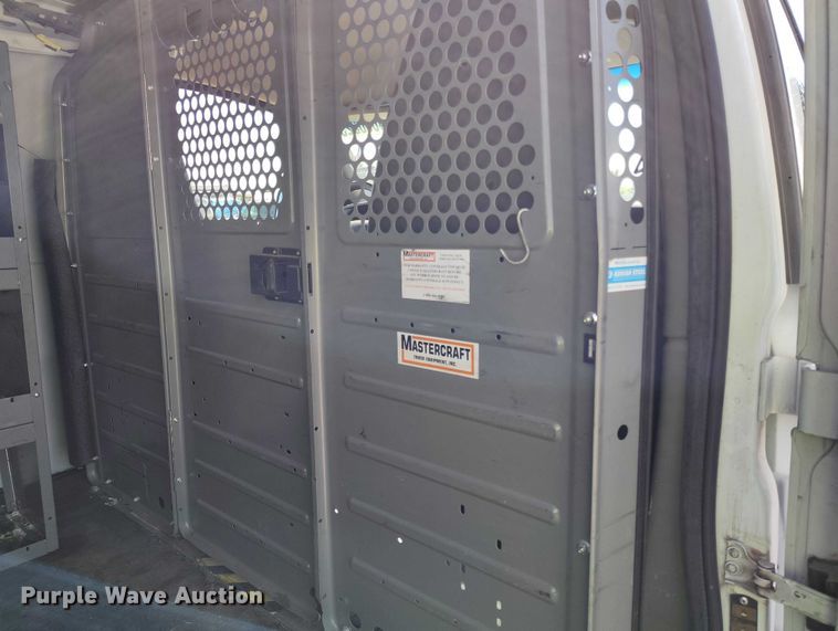 image for item YA2114 2018 GMC Savana G2500 van
