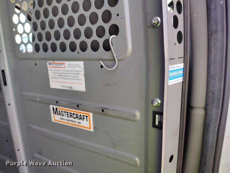 image for item YA2114 2018 GMC Savana G2500 van