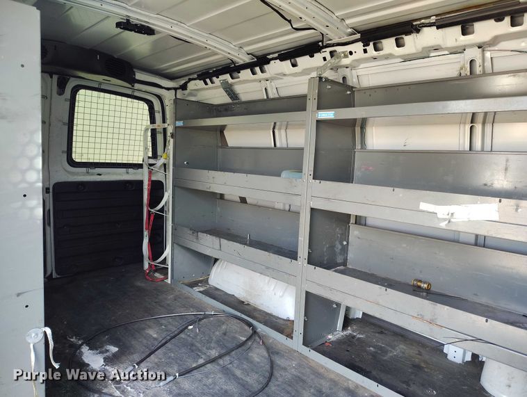 image for item YA2114 2018 GMC Savana G2500 van