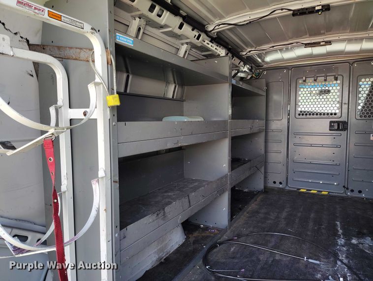 image for item YA2114 2018 GMC Savana G2500 van