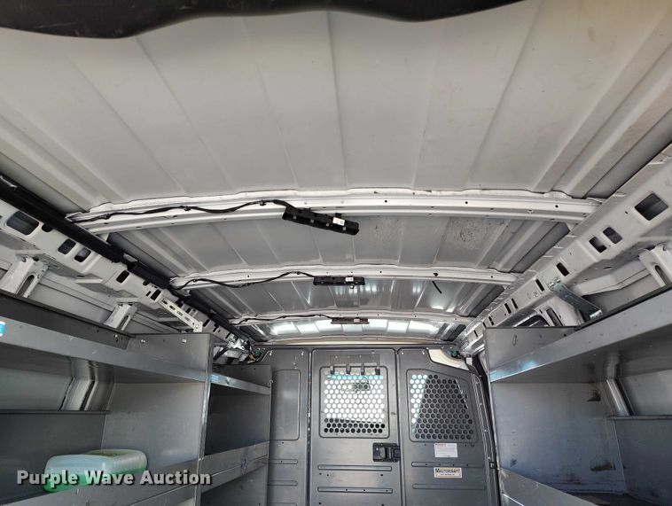 image for item YA2114 2018 GMC Savana G2500 van