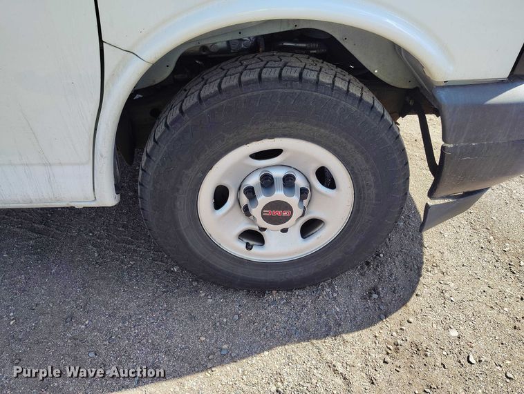 image for item YA2114 2018 GMC Savana G2500 van