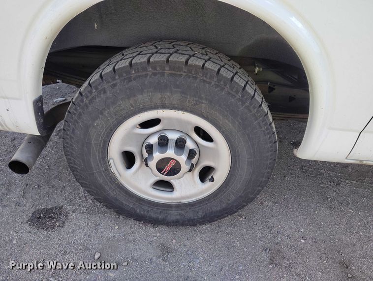 image for item YA2114 2018 GMC Savana G2500 van