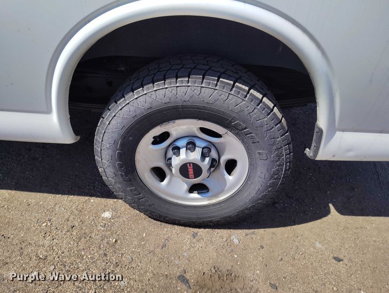 image for item YA2114 2018 GMC Savana G2500 van
