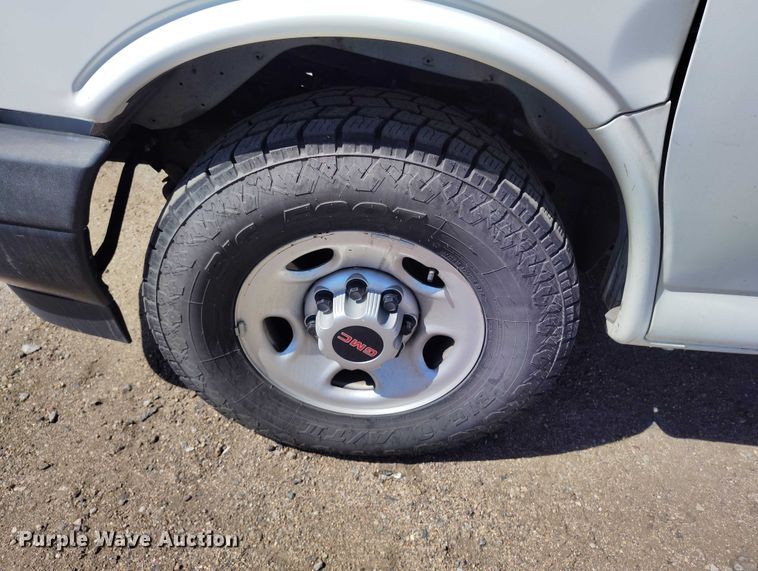 image for item YA2114 2018 GMC Savana G2500 van
