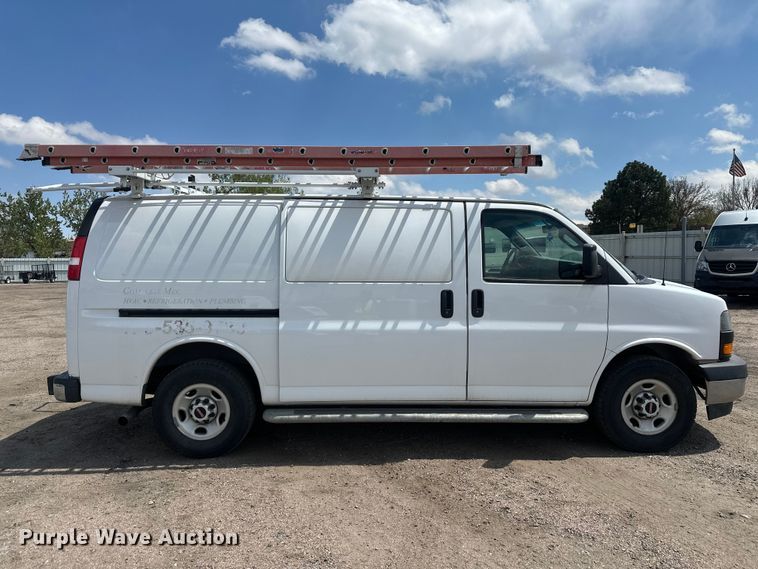 image for item YA2115 2018 GMC Savana G2500 van