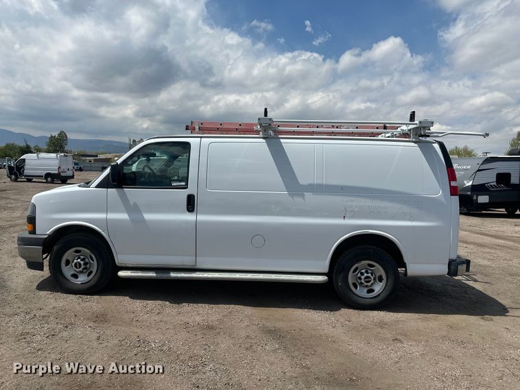 image for item YA2115 2018 GMC Savana G2500 van