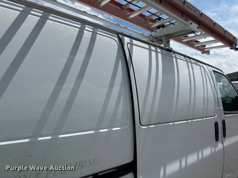 image for item YA2115 2018 GMC Savana G2500 van