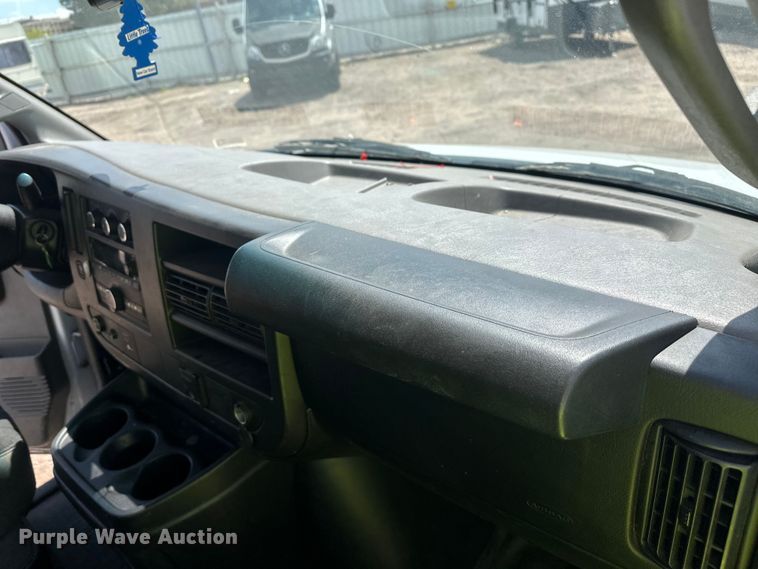 image for item YA2115 2018 GMC Savana G2500 van