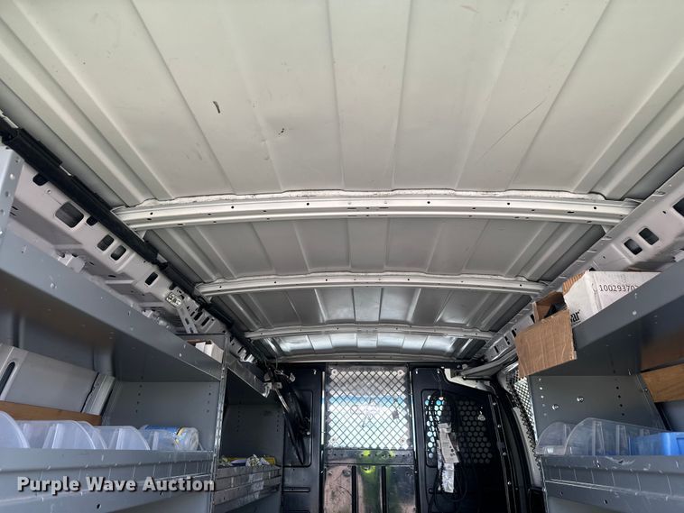 image for item YA2115 2018 GMC Savana G2500 van