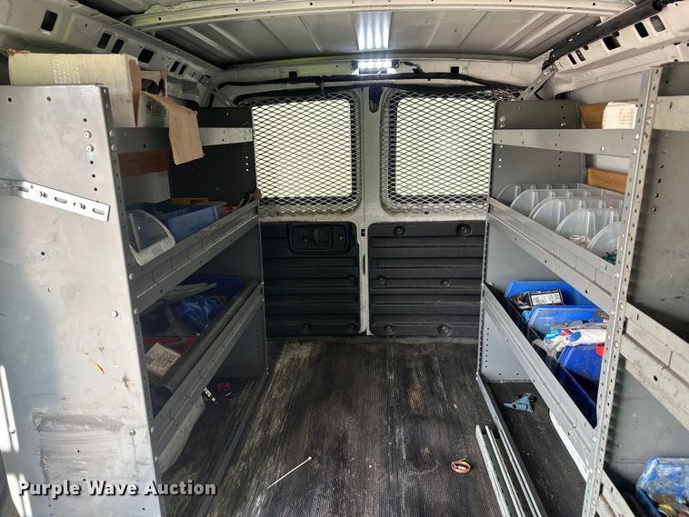 image for item YA2115 2018 GMC Savana G2500 van