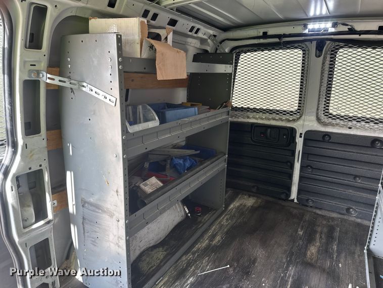 image for item YA2115 2018 GMC Savana G2500 van
