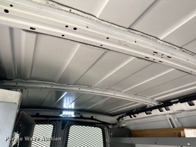 image for item YA2115 2018 GMC Savana G2500 van