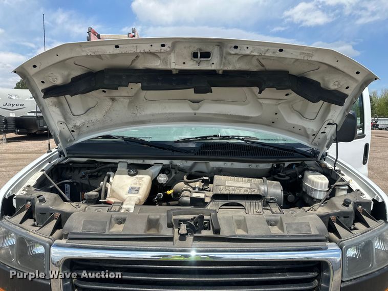 image for item YA2115 2018 GMC Savana G2500 van