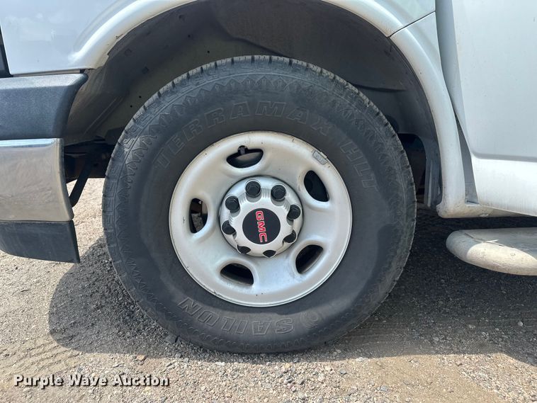 image for item YA2115 2018 GMC Savana G2500 van