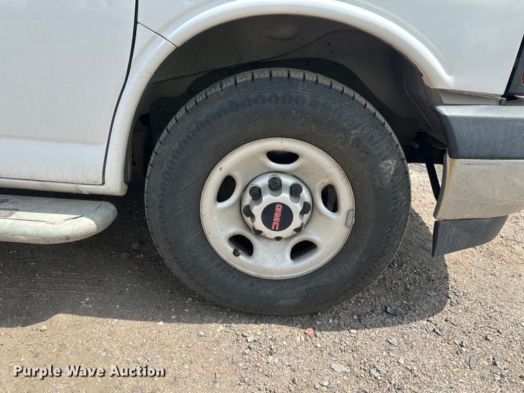image for item YA2115 2018 GMC Savana G2500 van