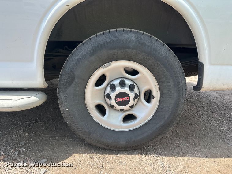 image for item YA2115 2018 GMC Savana G2500 van