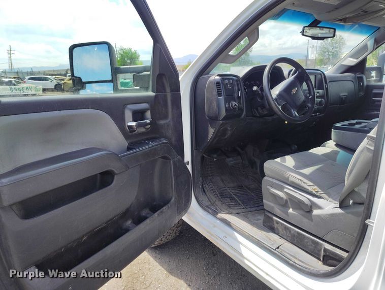 image for item YA3008 2016 Chevrolet Silverado 2500HD utility bed pickup truck