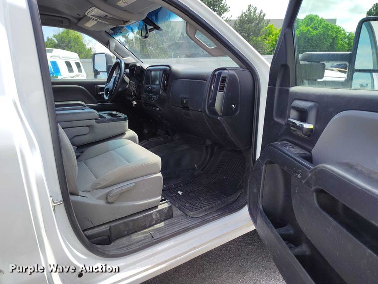 image for item YA3008 2016 Chevrolet Silverado 2500HD utility bed pickup truck