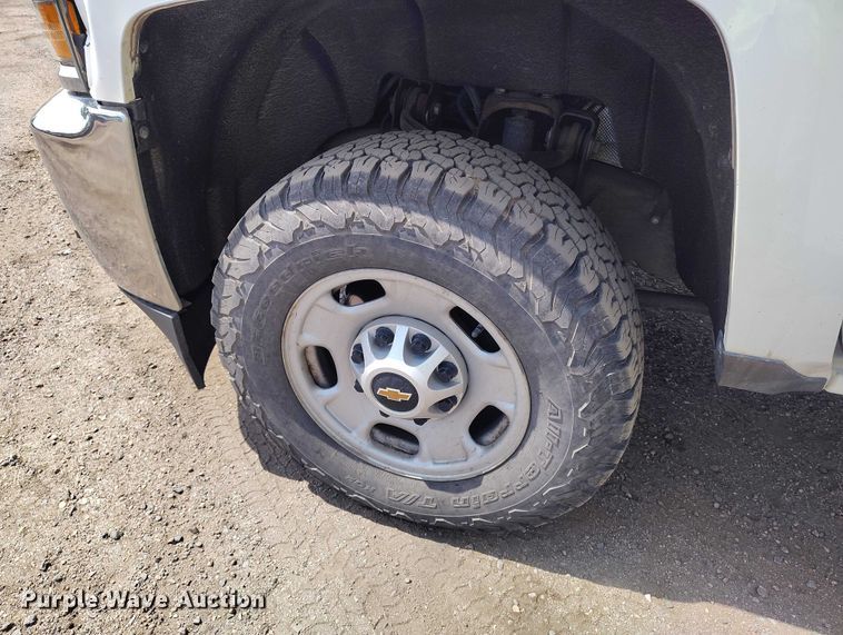 image for item YA3008 2016 Chevrolet Silverado 2500HD utility bed pickup truck