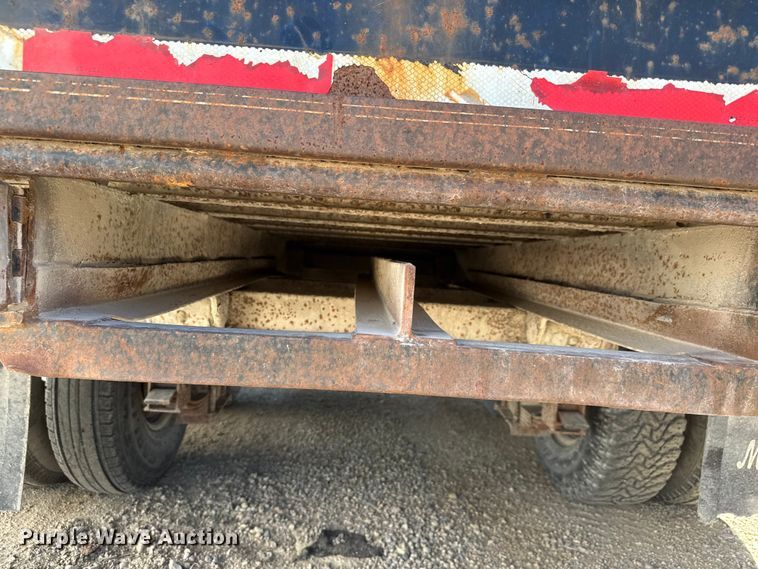 image for item YA3041 2003 Neal dump trailer