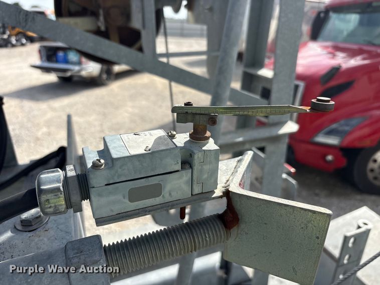 image for item YA3070 1997 Tri-Ex CT-85 antenna tower trailer
